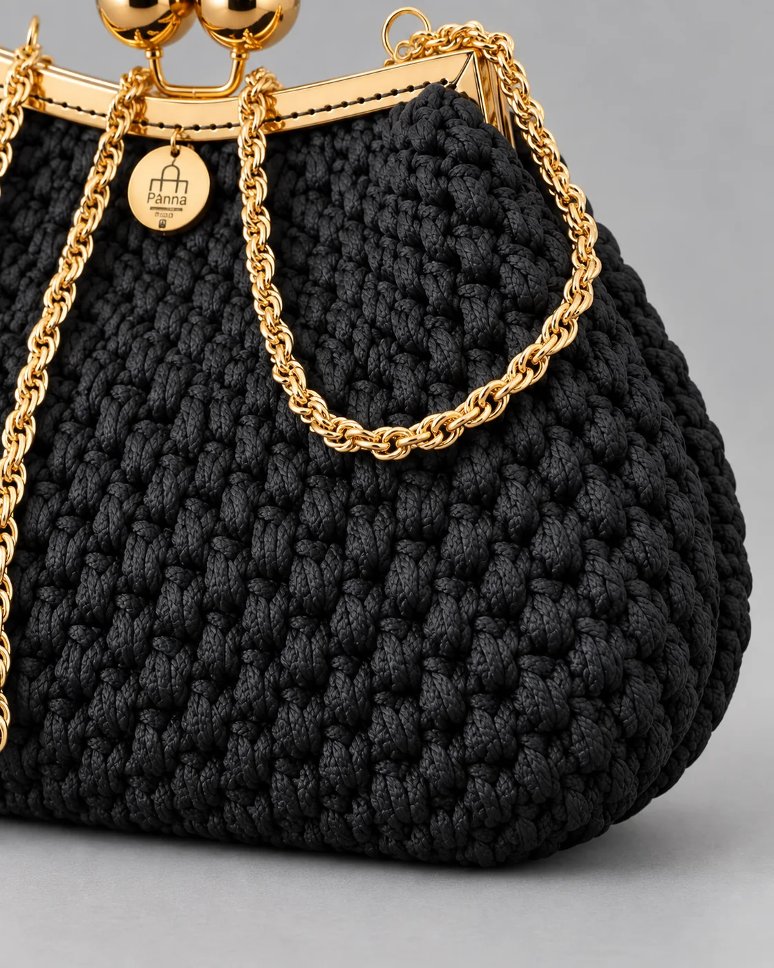 Nera, chiusura a sfere, borsa fatta a mano Panna Bags