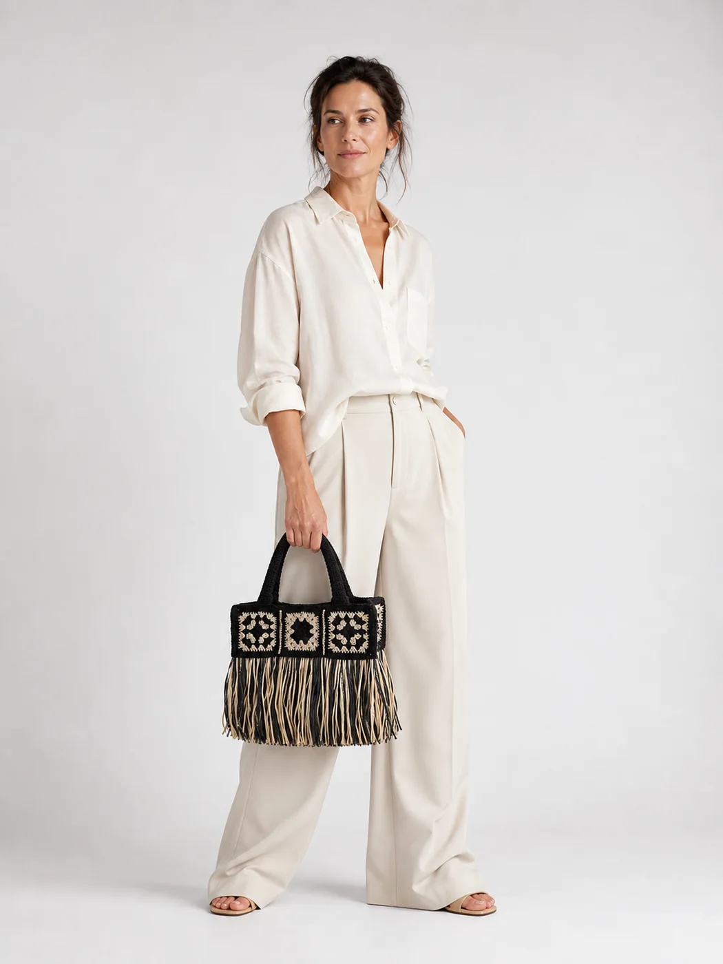 Borsa granny con frange, indossata