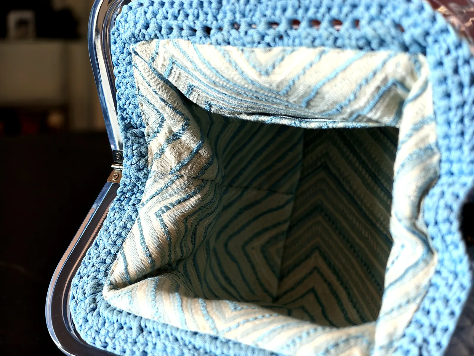 L'interno di una borsa Panna Bags